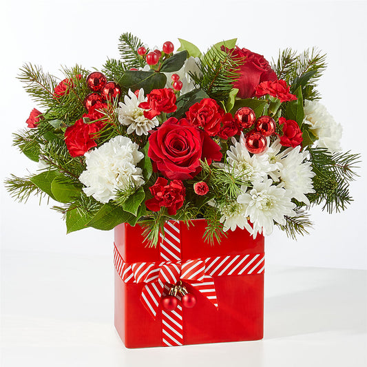Presents Under the Tree Bouquet – CINDY'S FLOWERS AND GIFTS, Colonia NJ