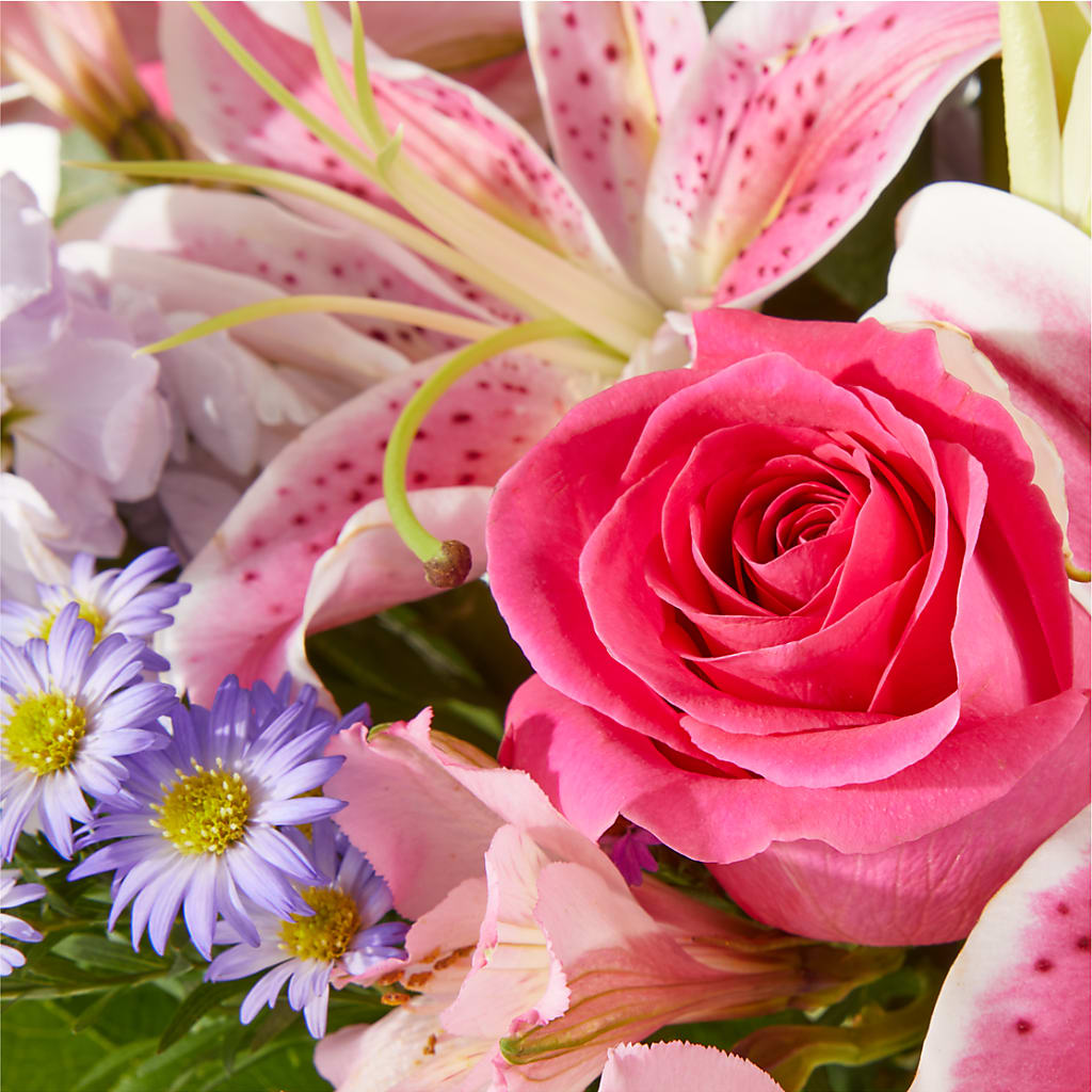 Pressing Petals Bouquet – CINDY'S FLOWERS AND GIFTS, Colonia NJ