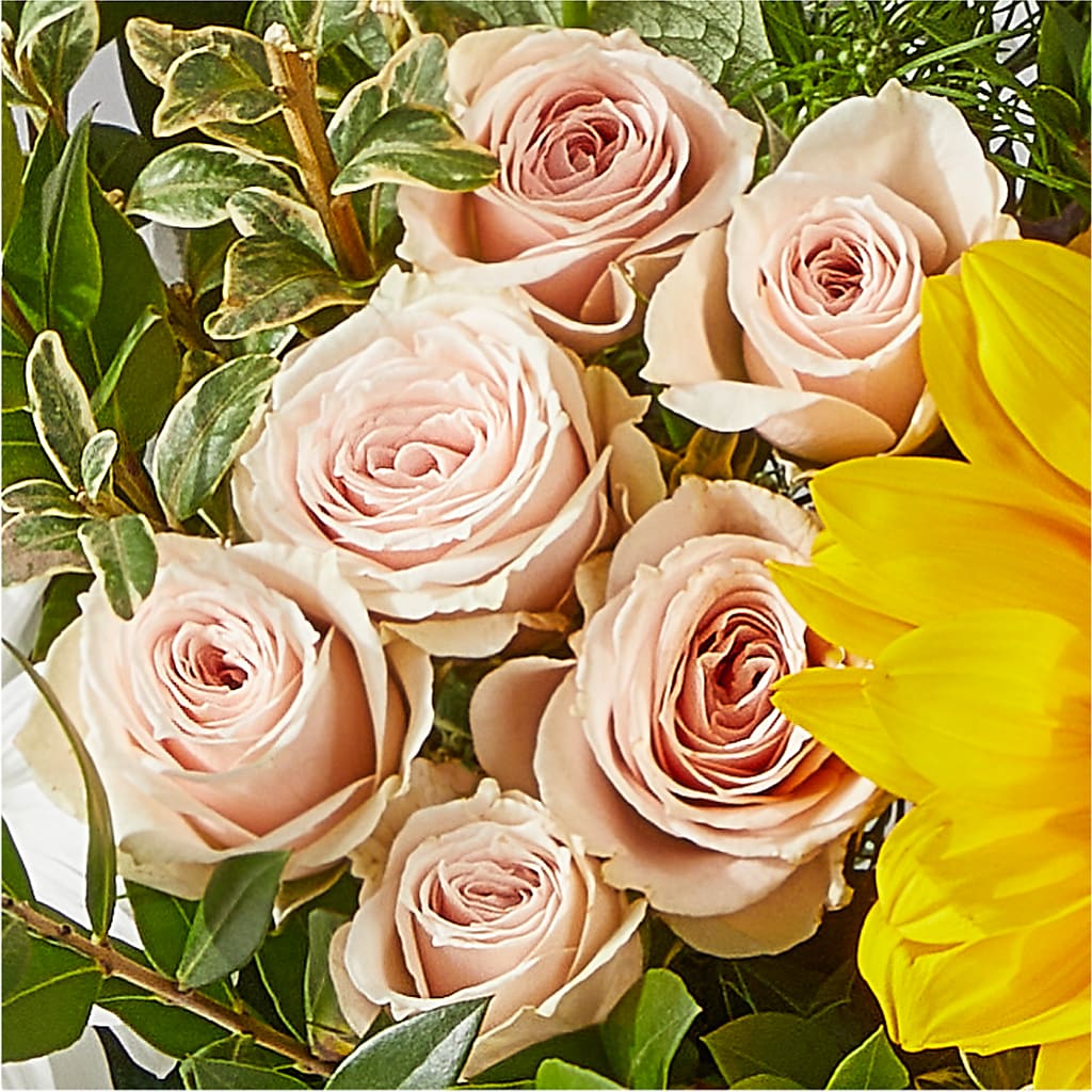 The Good Life Bouquet – CINDY'S FLOWERS AND GIFTS, Colonia NJ