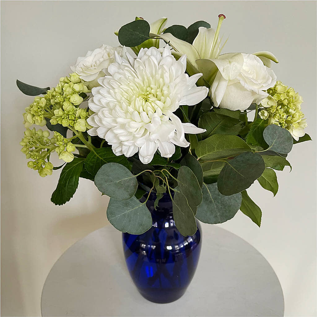 Snowy Dreams Bouquet – CINDY'S FLOWERS AND GIFTS, Colonia NJ